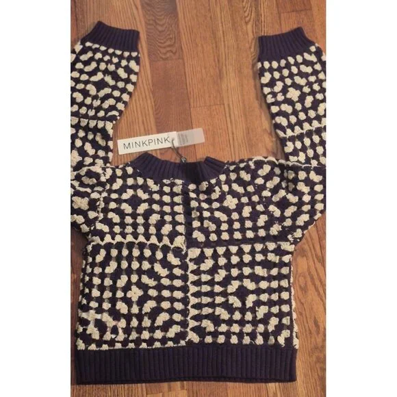 NWT MinkPink Meyer Crochet Navy / Cream Women's Sweater Size Large - Picture 3 of 8